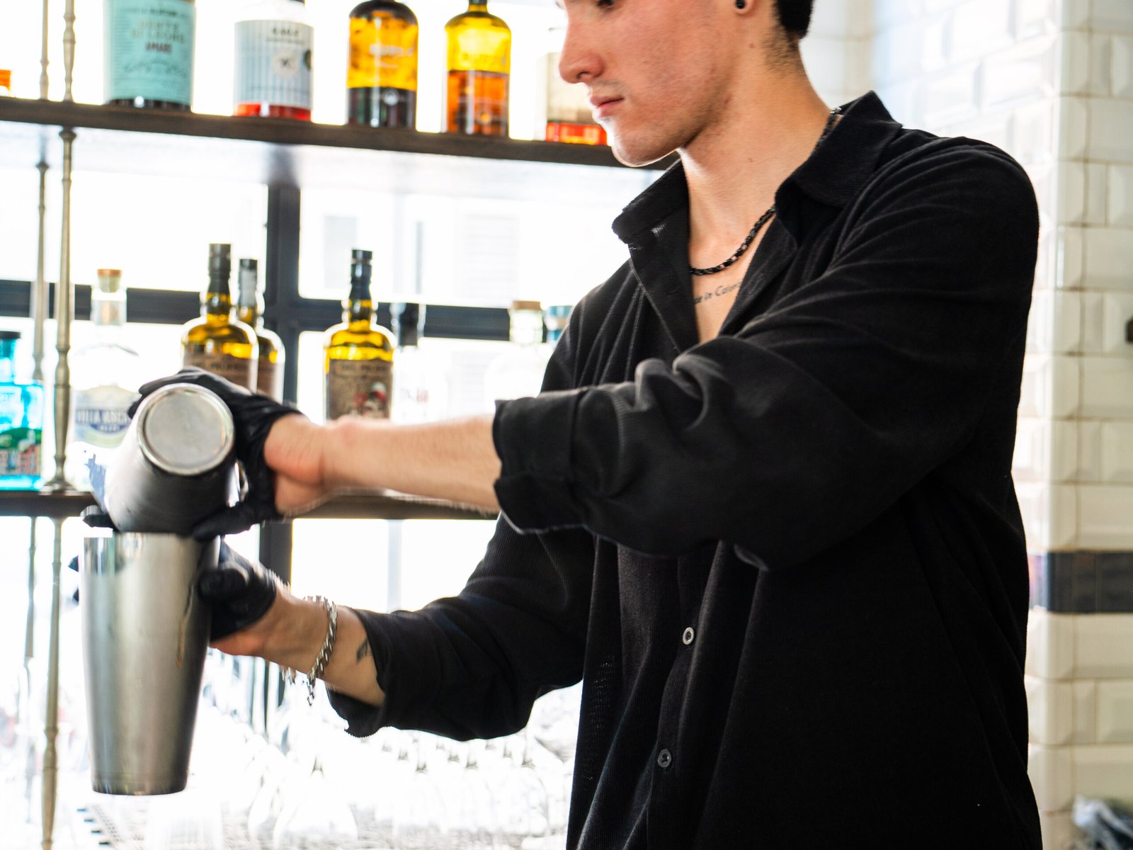Mescolare delicatamente con il bar spoon
