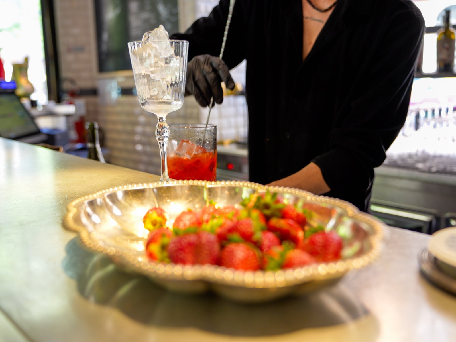 Mescolare con il bar spoon